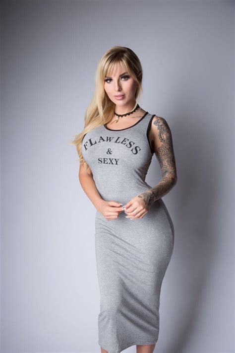 Jessica weaver. - Mar 5, 2024 · Weaver has a stunning body figure which she achieved with body implants and her body figure measurements are 37-25-36, she wears number 6 in the shoe size. Jessica Weaver’s beautiful looks are complemented by her blonde colored hair and her eyes of dark brown color. Date Of Birth. November 11, 1987. Age. 36 Years. Height. In Centimetres ... 